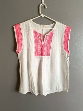 Solitaire Embroidered Top with Pink and white womens size small
